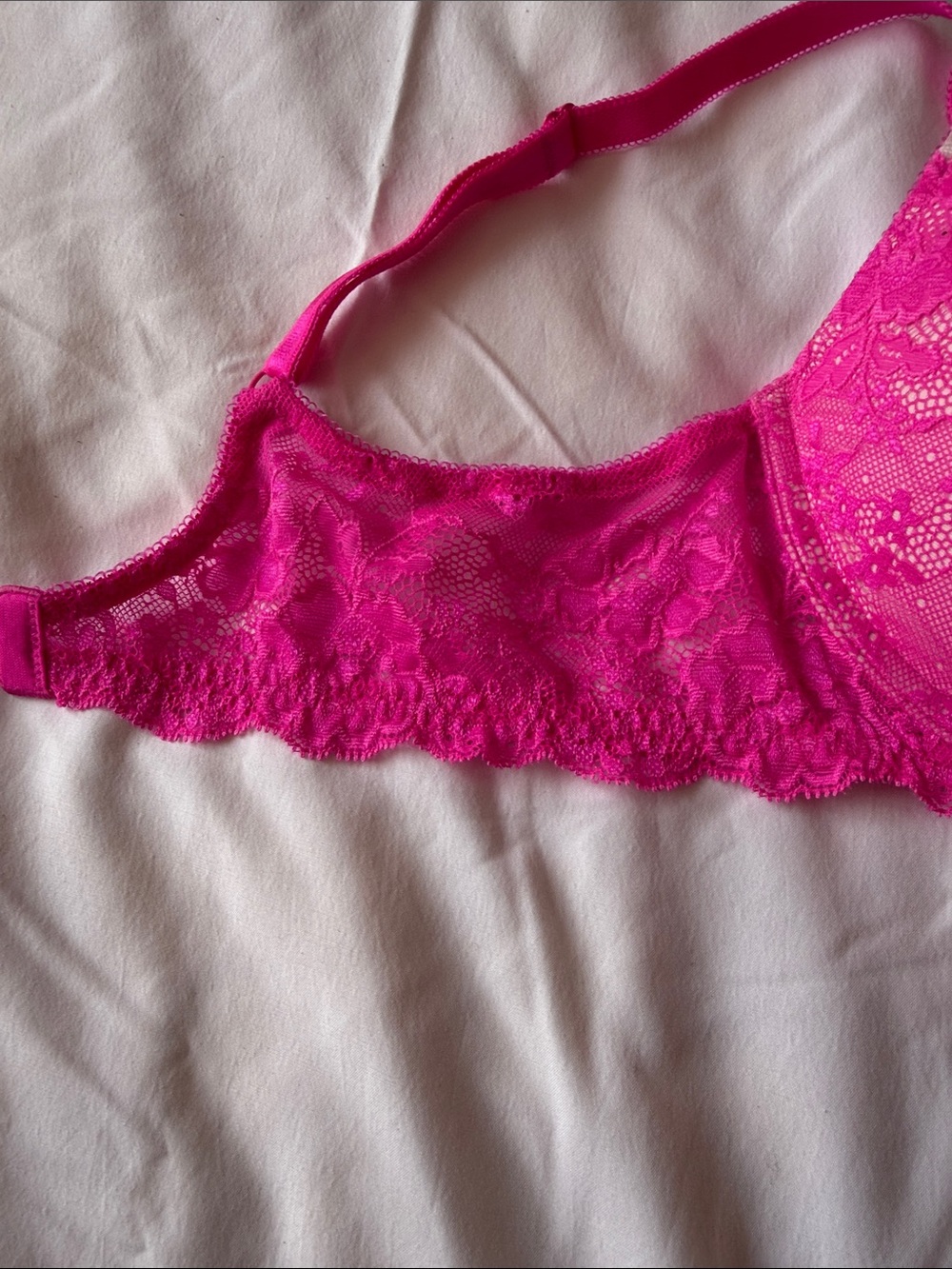 Victoria's Secret Hot Pink and Blush Lace Push-Up Bra - Picture 4 of 6